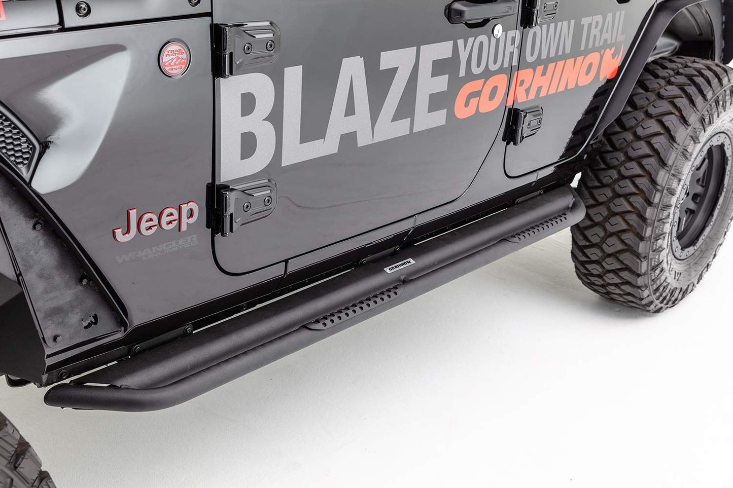 Go Rhino DS4506T Step Nerf Bar