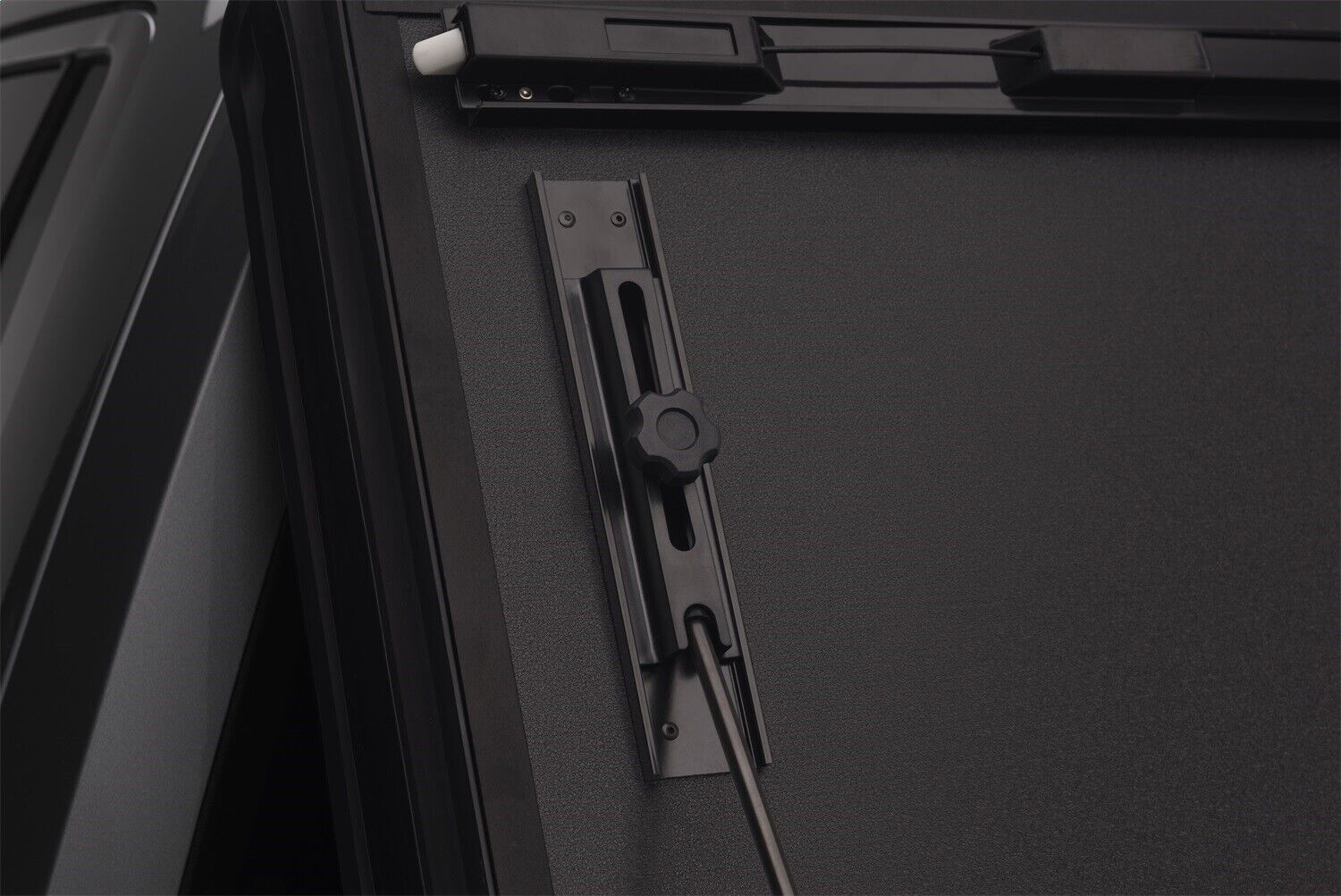 BAK 448223 Tonneau Cover