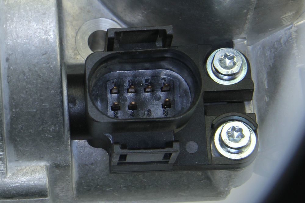 URO SHORT SKU URO-016097 Fuel Injection Throttle Body