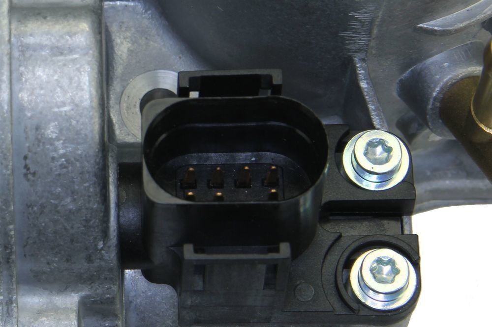 URO SHORT SKU URO-016098 Fuel Injection Throttle Body