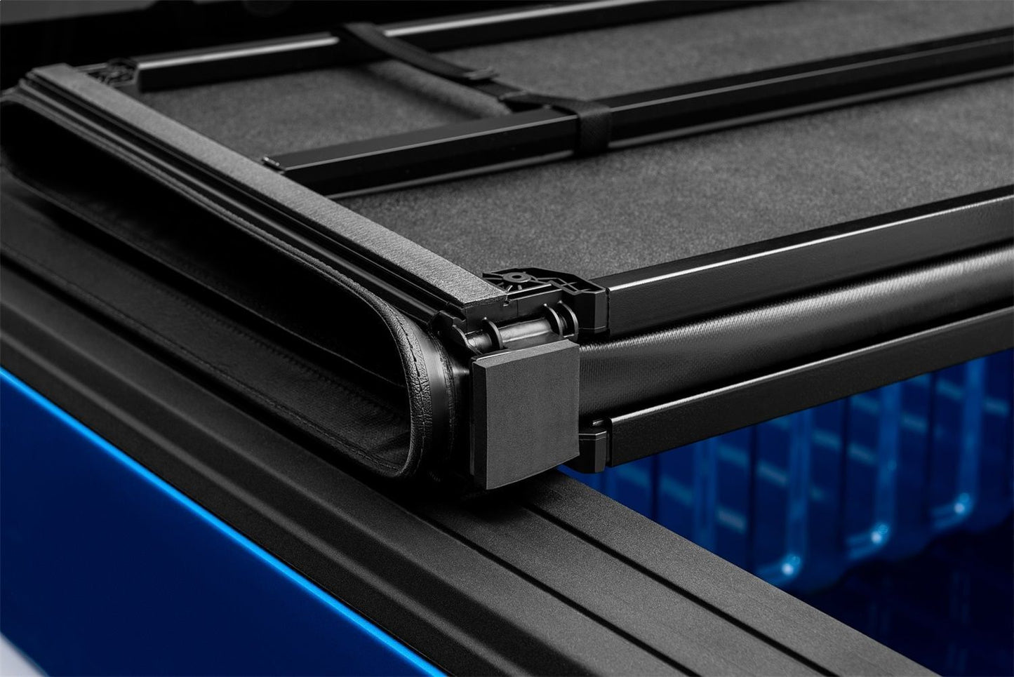 Lund 969353 Tonneau Cover