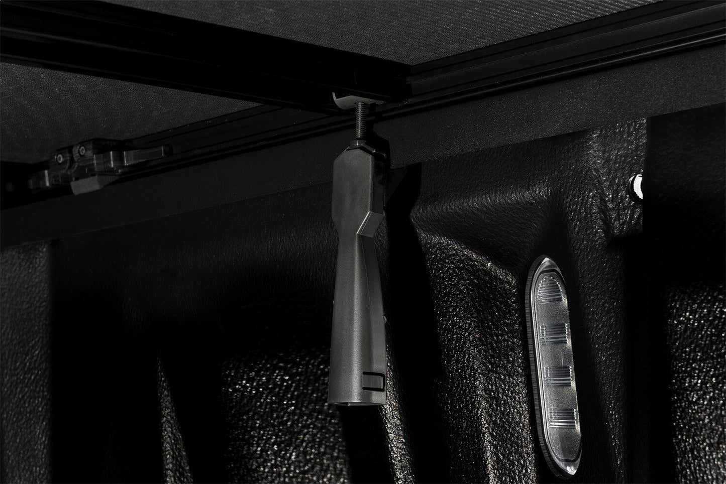 EXTANG 94702 Tonneau Cover