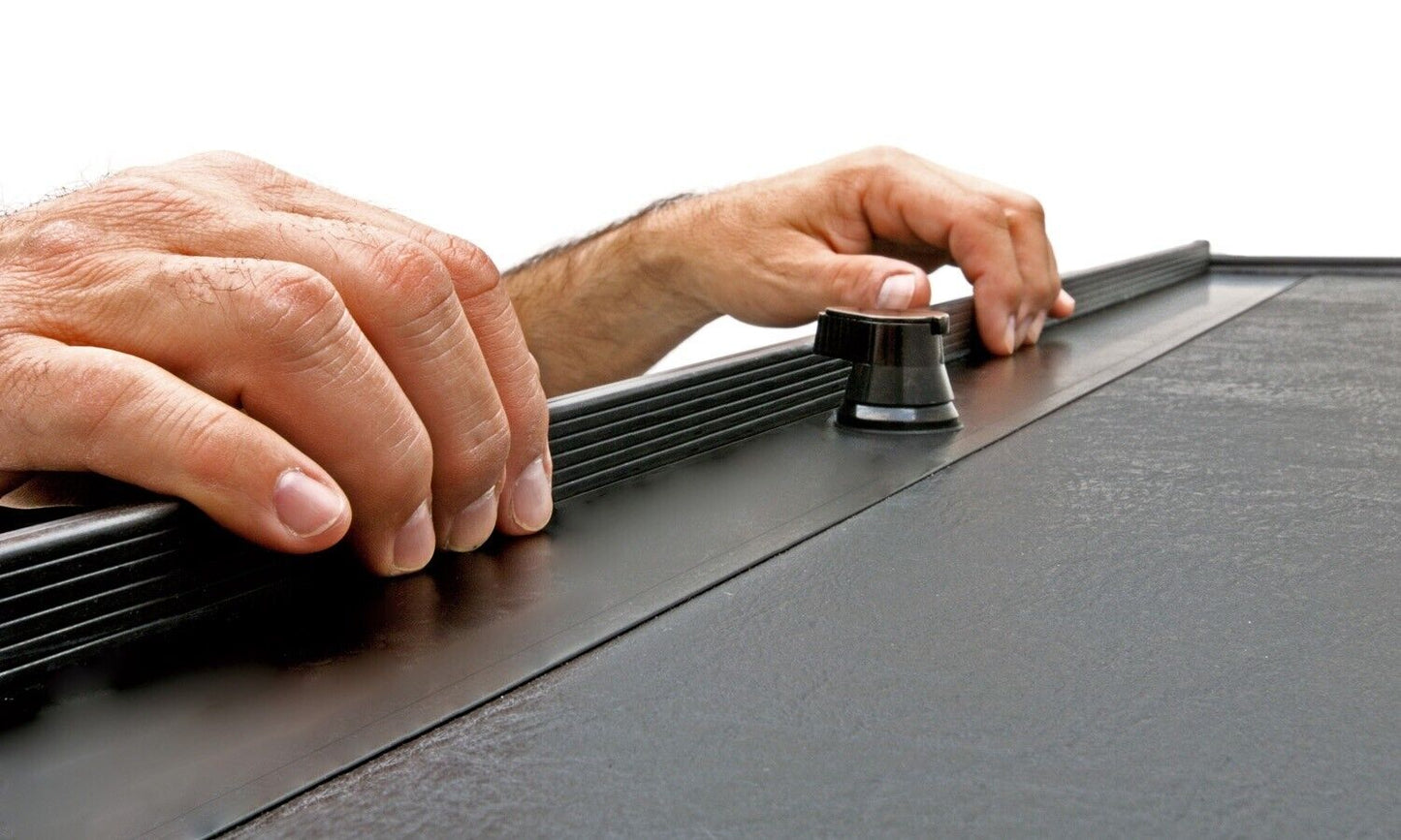 ROLL-N-LOCK LG825M Tonneau Cover