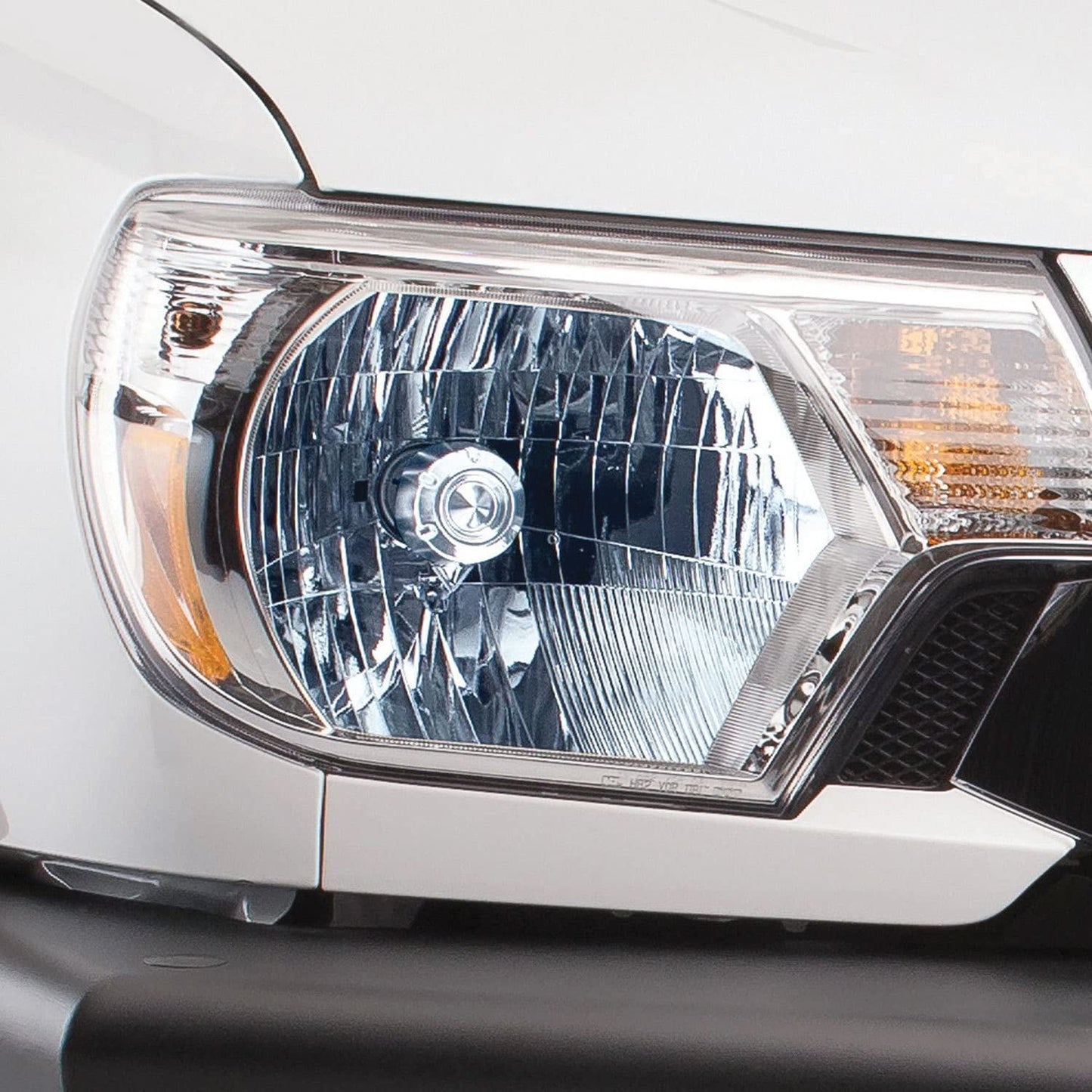 PIAA 23-10108 Fog Light Bulb