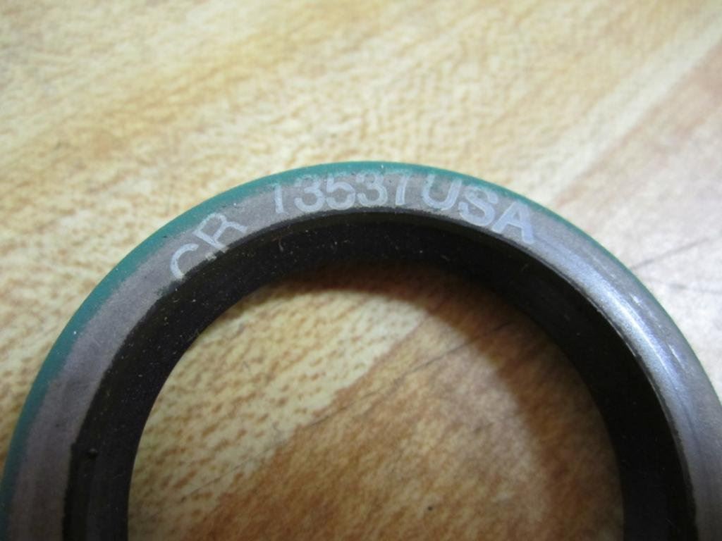 SKF 13537 Sello del eje Pitman del engranaje de dirección