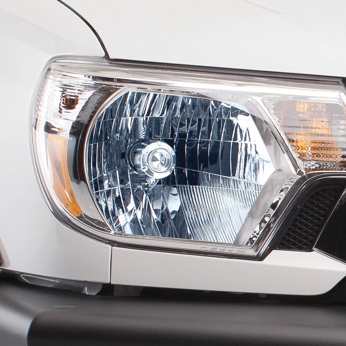 PIAA 23-10113 Headlight Bulb